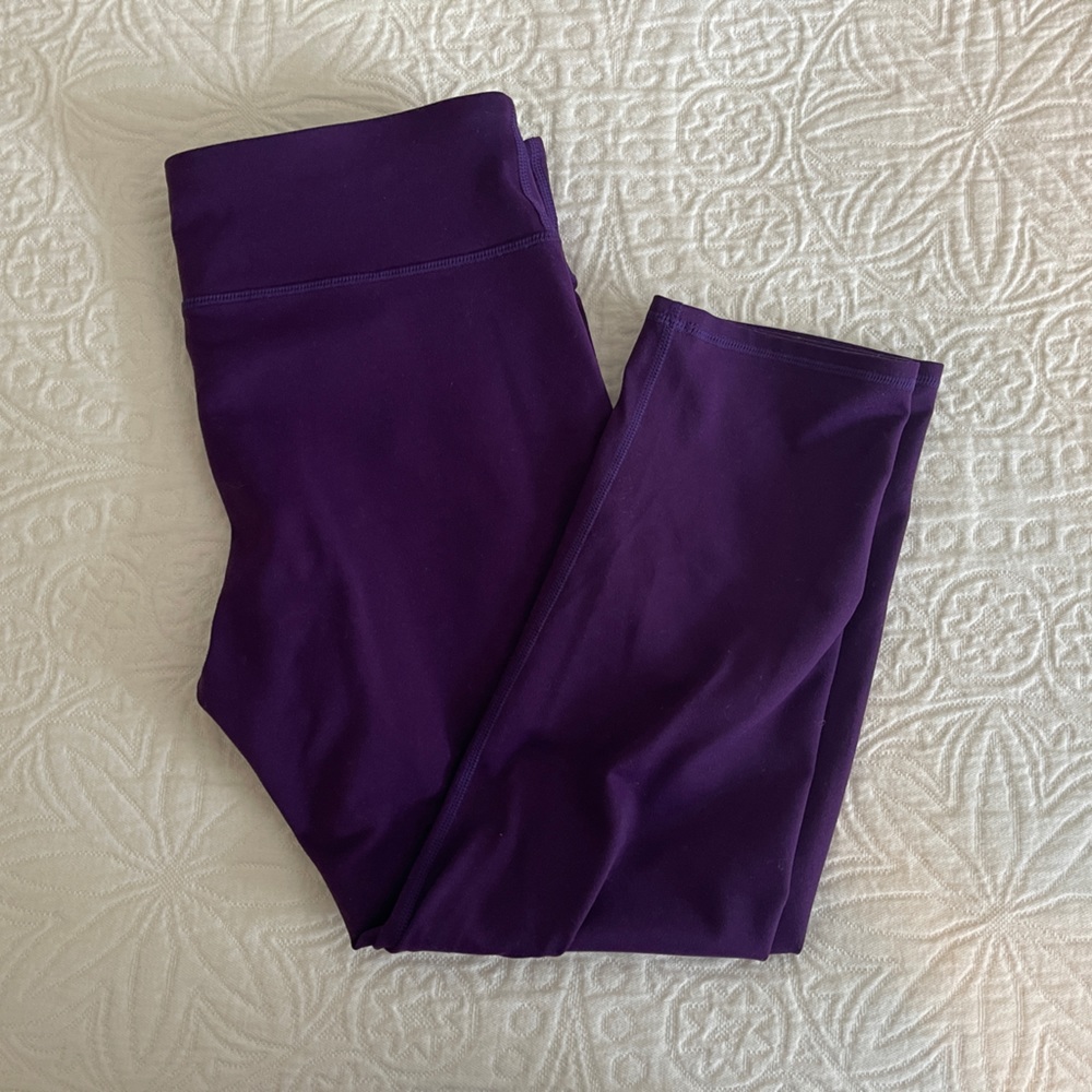 Fabletics GUC capri leggings